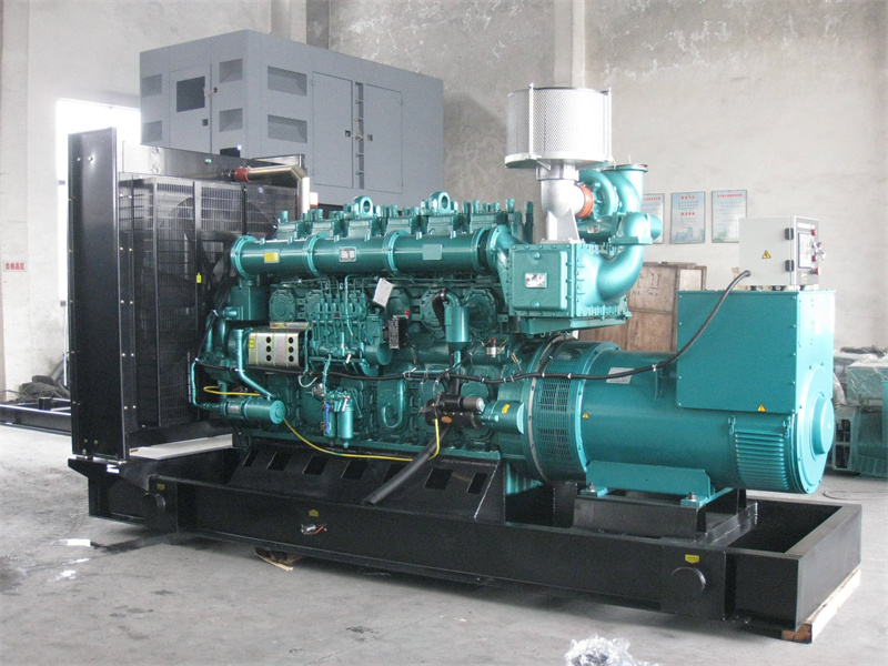 吉木乃200KW 柴油发电机的油耗是多少?